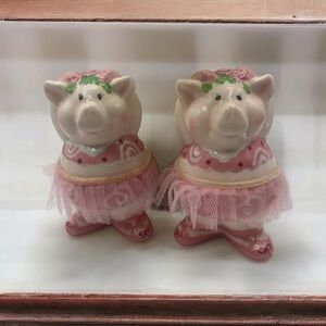 VINTAGE PINK PIGGY BALLERINAS